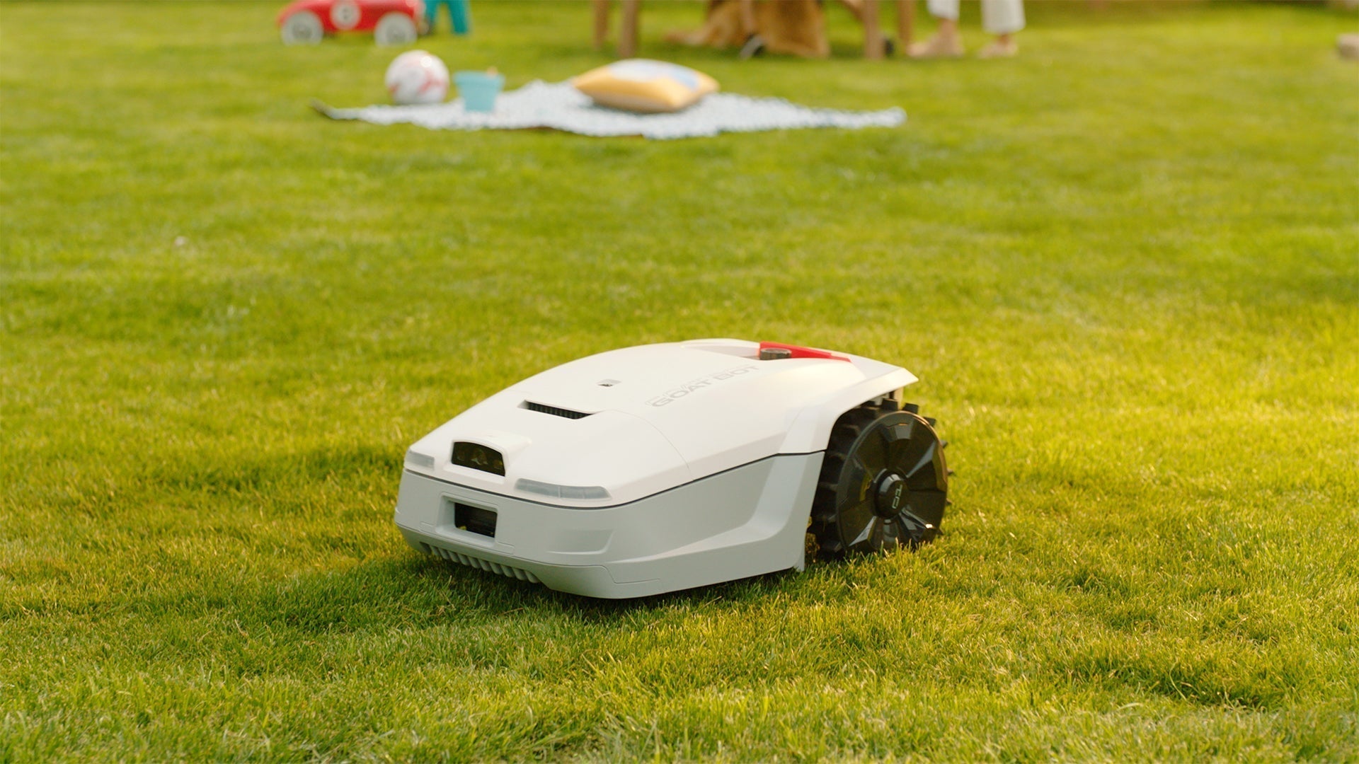 Goat Bot Unicut H1: Redefining the Intelligent Lawn Mowing Experience